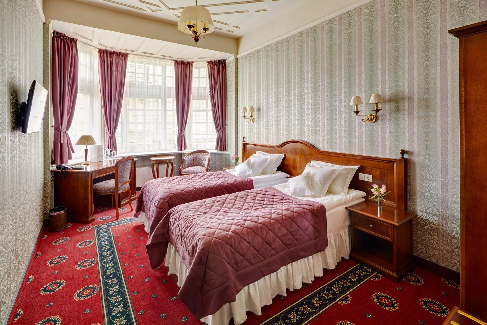 Atlas Deluxe 4*
