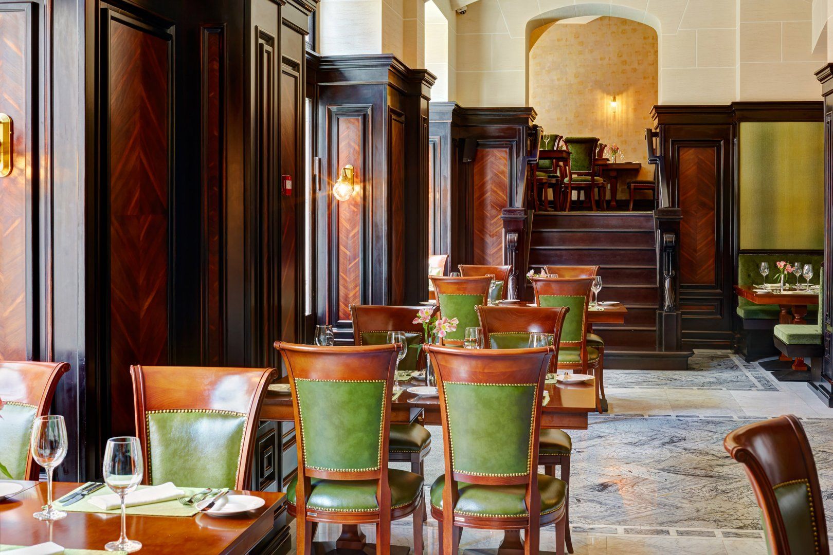 Atlas Deluxe Hotel 4*