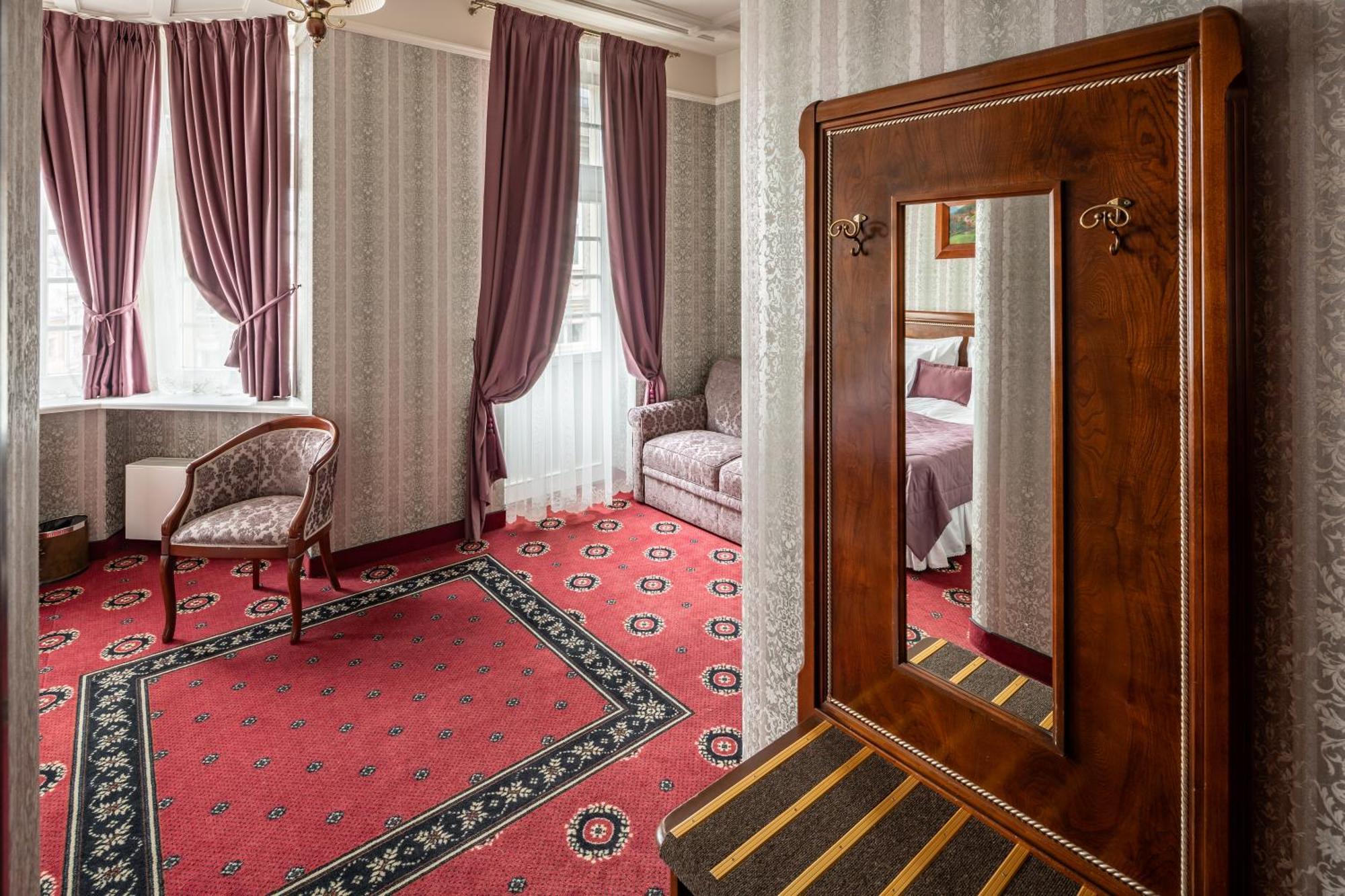 Atlas Deluxe 4*