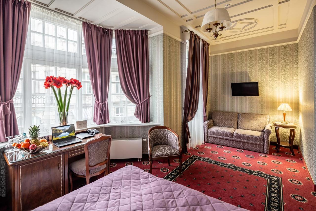 Atlas Deluxe Hotel 4*