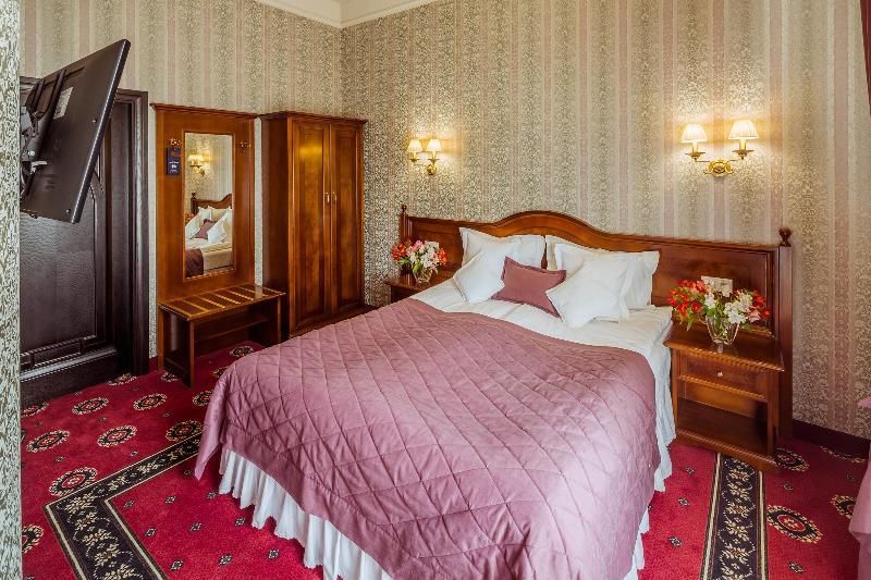 Atlas Deluxe Hotel 4*